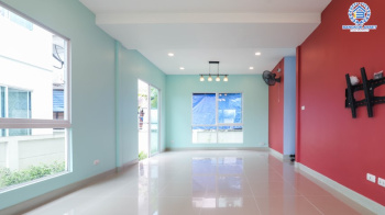 *****บ้านแฝดมือสองนนทบุรี ม.เพอร์เฟคพาร์ค บางบัวทอง คุณภาพระดับแบรนด์ Property Perfect เนื้อที่กว้างขวางเกือบ 37 ตร.ว. ฟังก์ชัน 3 ห้องนอน 2 ห้องน้ำ ภายในแต่งสไตลโมเดิร์น ต่อเติมครบครัน หน้าบ้านไม่ชนกับใคร พร้อมเข้าอยู่ได้ทันที! เชื่อมต่อถนนกาญจนาภิเษก ถนนบางกรวย-กรุงเทพฯ ใกล้รถไฟฟ้าสายสีม่วง "สถานีคลองบางไผ่" จองเลย